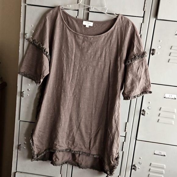 Umgee pullover knit top with fringe trim - Picture 2 of 11